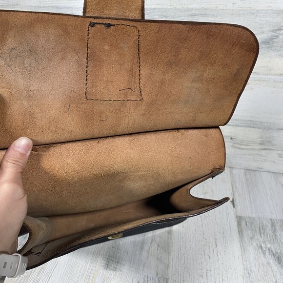 Vintage Cheney England Black Leather Saddle Bag No Key Crossbody Steampunk - Picture 7 of 10